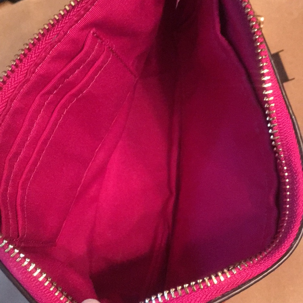 Coach fuschia Pebbled leather chain Bag wallet - Picture 6 of 6